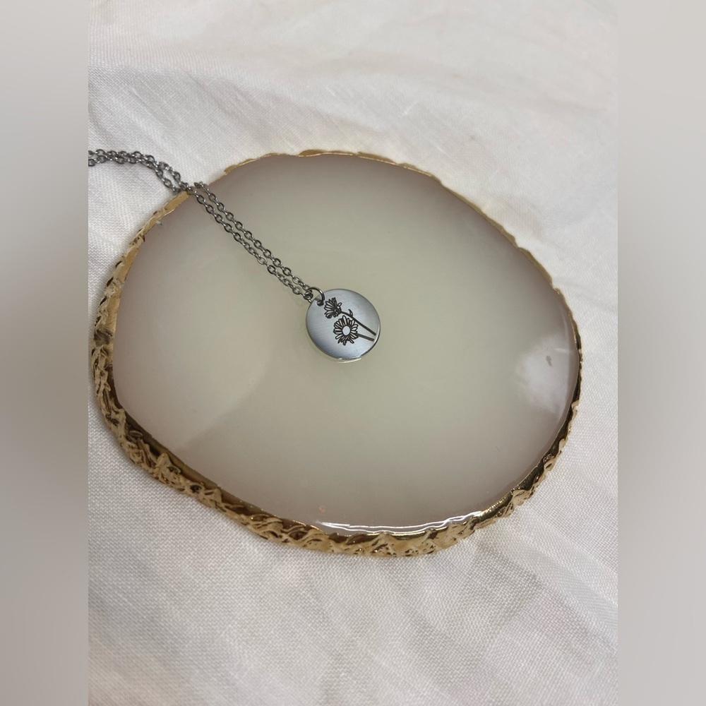 Dainty engraved FLOWER Pendant‎ | SILVER Stainless Steel Necklace